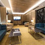 Izz Otel